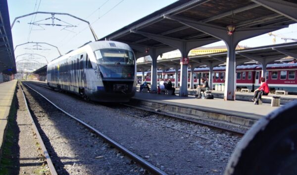 Tren ruta Vatra Dornei - București Nord întârziere peste șase ore