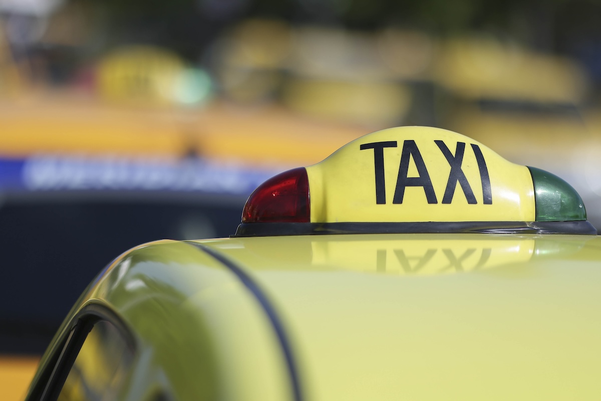 autorizații pentru taxi/ licențe de taxi