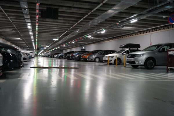 locuri în parcarea subterană Decebal