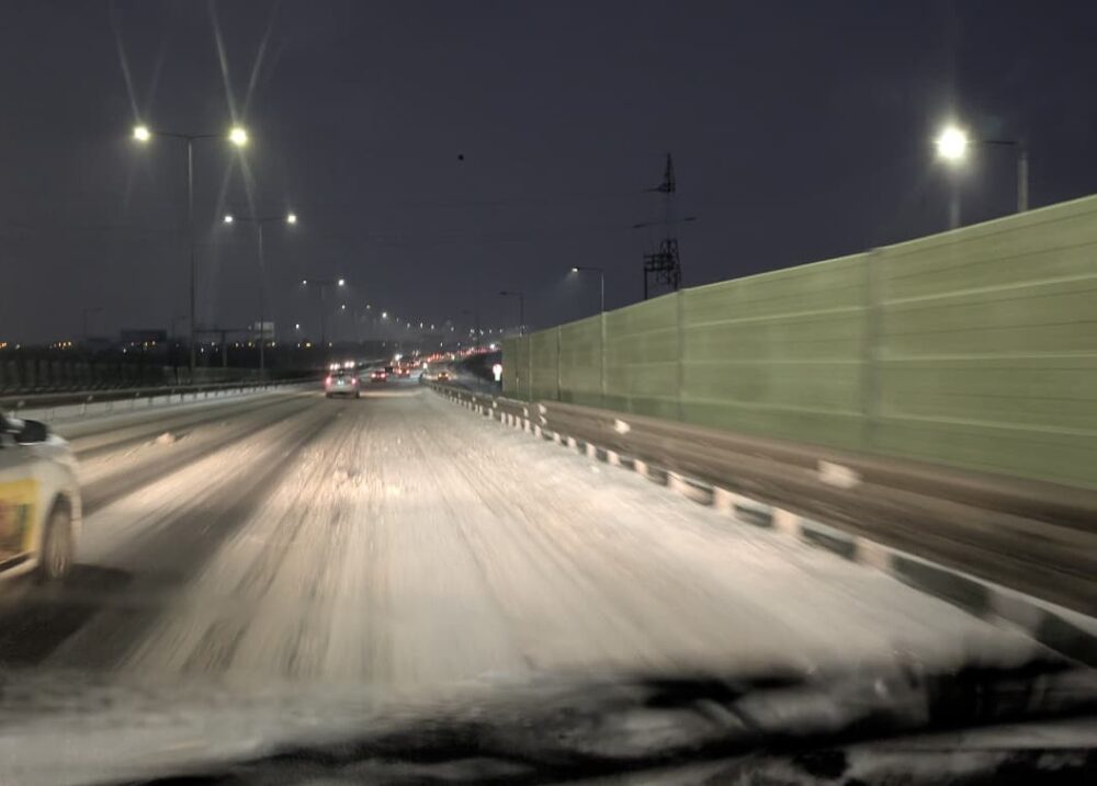 gheață pe Autostrada Capitalei