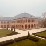 Palatele Brâncovenești găzduiesc o expoziție de pictură până la finalul lunii februarie | FOTO: Centrul de Cultură “Palatele Brâncoveneşti de la Porţile Bucureştiului” via Facebook