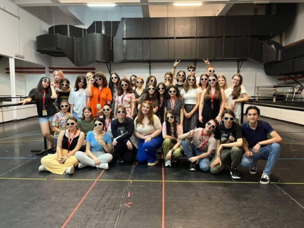 Opera Comică pentru Copii a deschis înscrierile pentru voluntari. FOTO: OCC