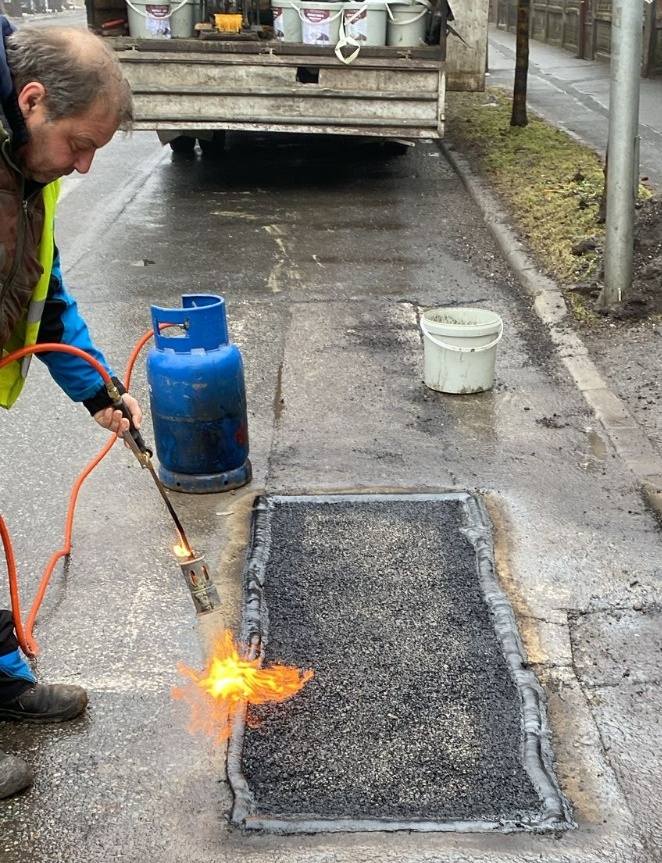 Cum poţi semnala gropile din carosabil. Foto: FB/ S6