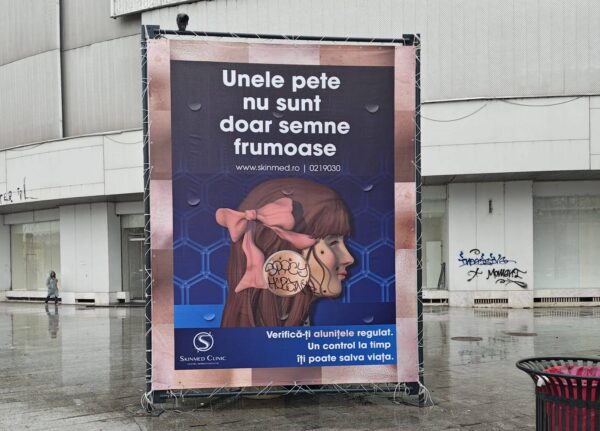 Primăria Generală scoate reclamele ilegale de pe trotuare. Ciucu: „Nu plăteau taxe, făceau doar bani” | FOTO: Ciprian Ciucu via Facebook