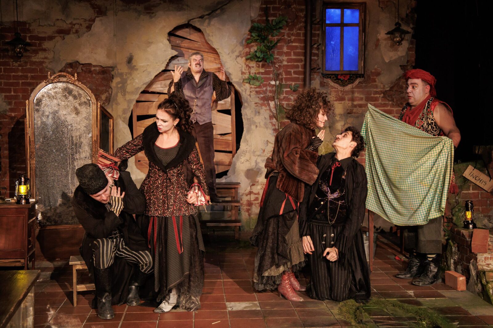 D’ale Carnavalului, la Sala Gloria. Începe proiectul Caragiale Integrat. FOTO: TNB