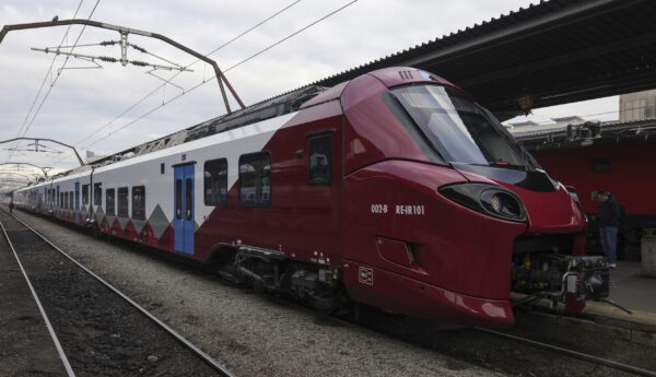 Nou tren electric Alstom ruta București Nord - Arad