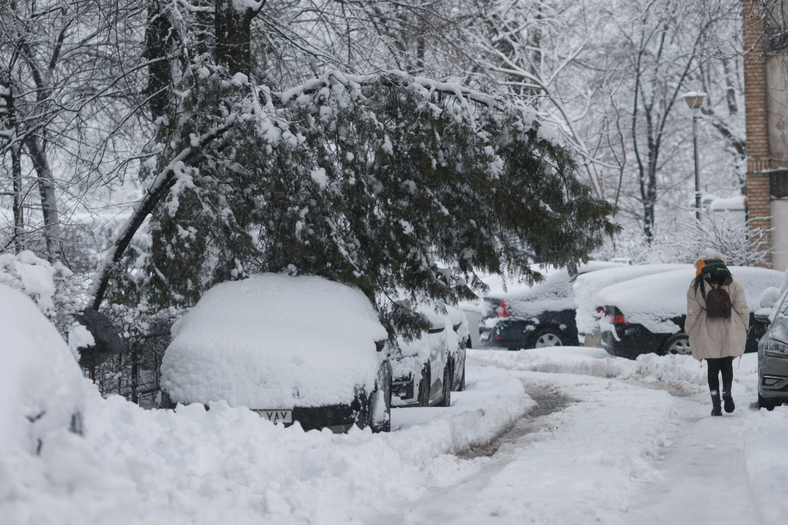 Peste 210 mașini avariate, în Capitală. Inquam Photos / George Călin
