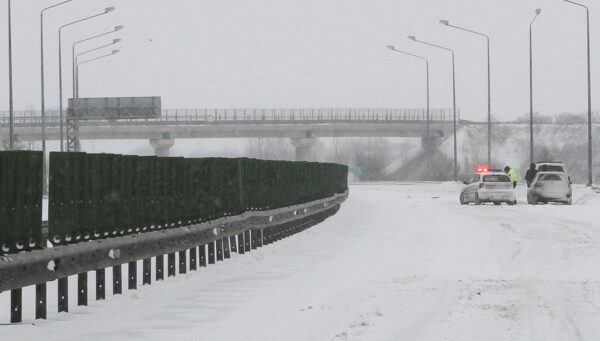 Ninsoarea și viscolul traficul pe autostrăzi și drumuri naționale