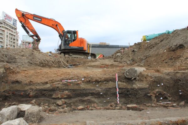 Descoperirile-arheologice-de-sub-planșeul-Unirii