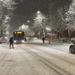 Un autobuz STB a circulat cu oglinda spartă, după ce a lovit o mașină. Tobescu: „Călătorii nu au fost în pericol” | FOTO: (ILUSTRATIV) Alexandru Stan