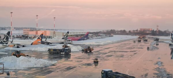 Traficul pe aeroporturile Otopeni și Băneasa