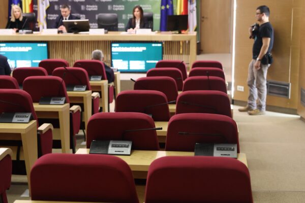 Consilierii REPER reclamă un „abuz de drept” în blocarea învestirii unui consilier general. Prefect: „Blocajele nu sunt conforme cu conduita unui ales local”