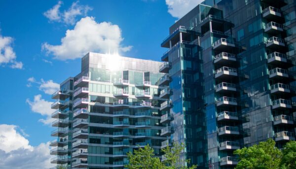 Sectoarele 1 și 2 apartamente noi