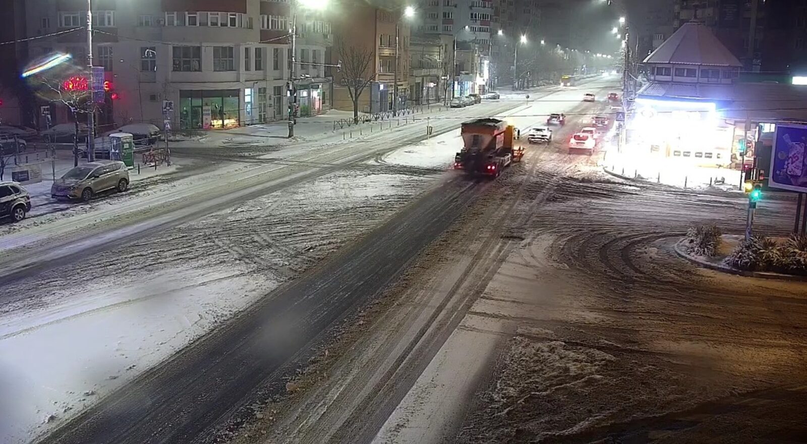 Deszăpezirea în București: Peste 300 de utilaje intervin pe străzile Capitalei