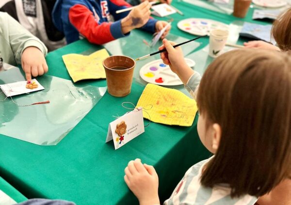 Ateliere de mărțișor, la hub-ul cultural deGalben. FOTO: PS1