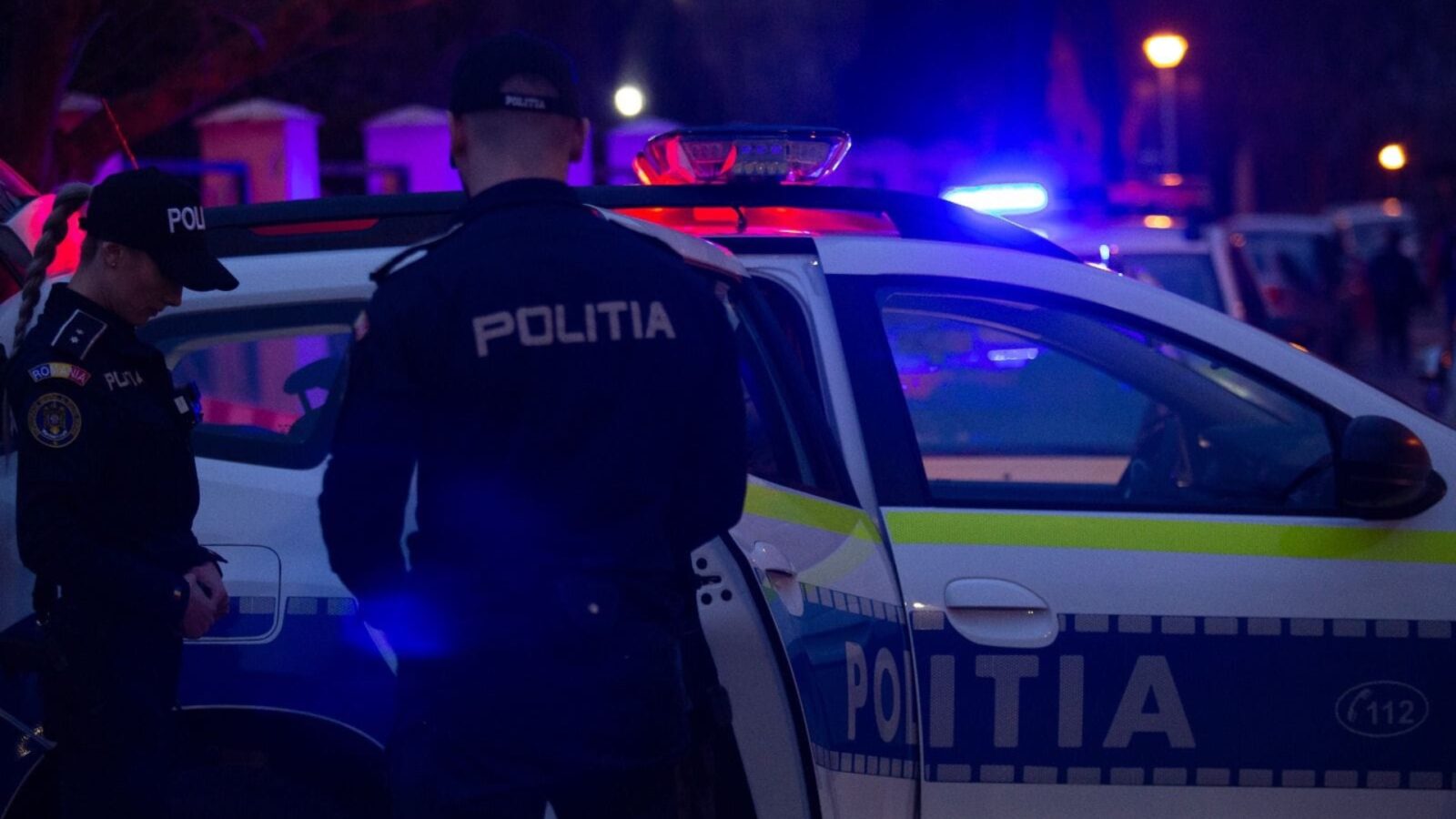 Percheziții în București la firmele care au distrus asfaltul cu 1.300 de curse agabaritice mascate în acte