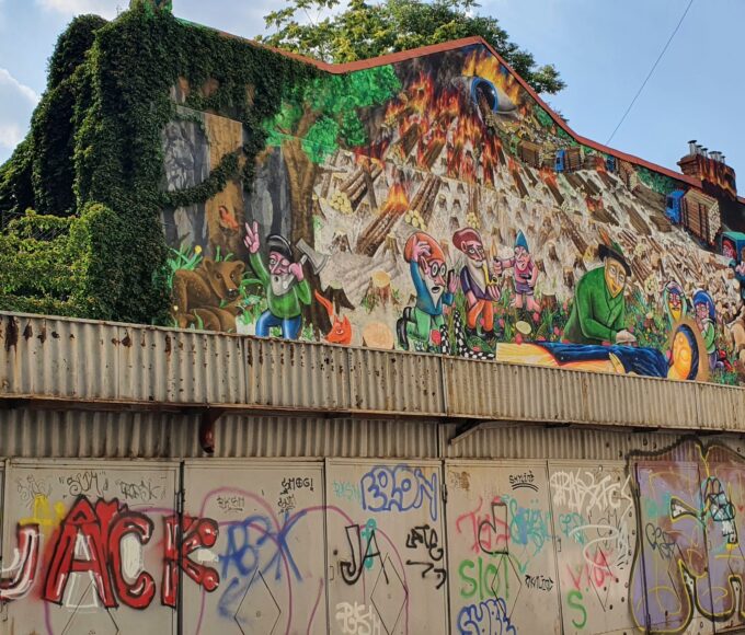 Graffiti necesarum est? O confesiune și ceva noțiuni