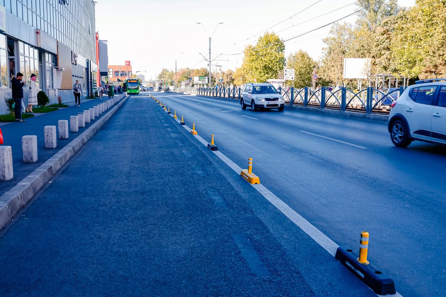 Benzi unice noi, în zona Academiei Militare. Șoferii trebuie să evite aceste culoare. FOTO: Arhiva