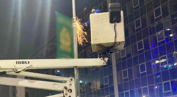 62 de bannere publicitare