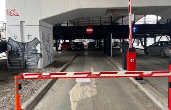Parcarea de sub Pasajul Basarab