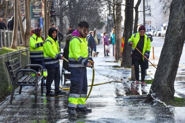 Primăria Sectorului 6 a dat startul curățeniei de primăvară. FOTO: PS1