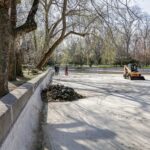 Lacul Cișmigiu se umple, cu apă. În paralel, ALPAB continuă amenajările. FOTO: PMB