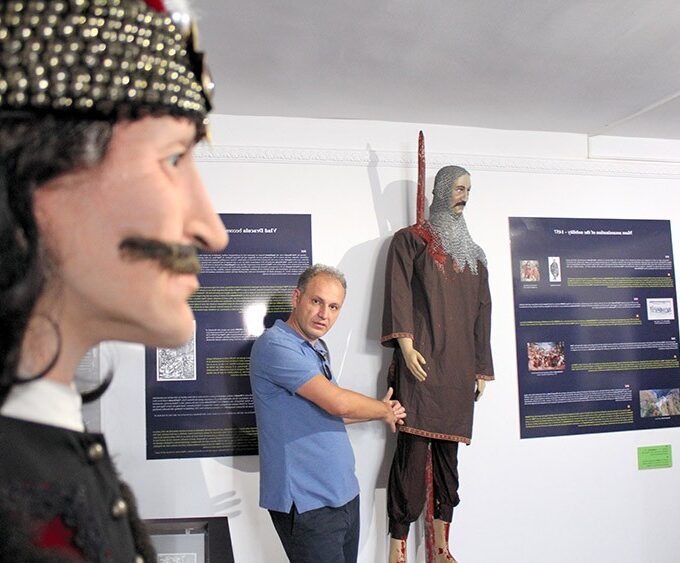 Un fost procuror amenință cu plângere penală jurnaliștii BdB, după investigația „Locuințele Puterii”.