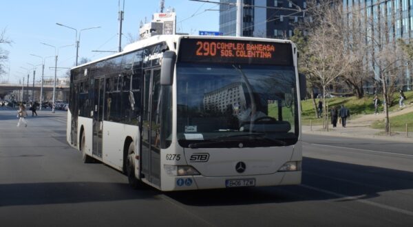 Autobuzele liniei 290