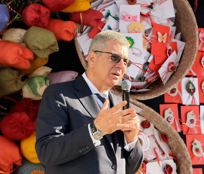 1 Martie din bani publici