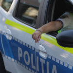 Trafic restricționat pe Șoseaua Mihai Bravu după ce o bucată din asfalt s-a surpat. S-a impus intervenția Temoenegetica | FOTO: Inquam Photos / George Călin