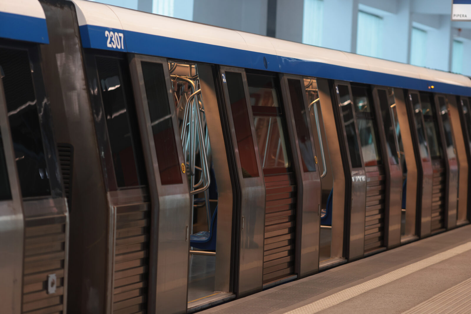 Metrorex obiective extinderea magistralelor trenuri noi