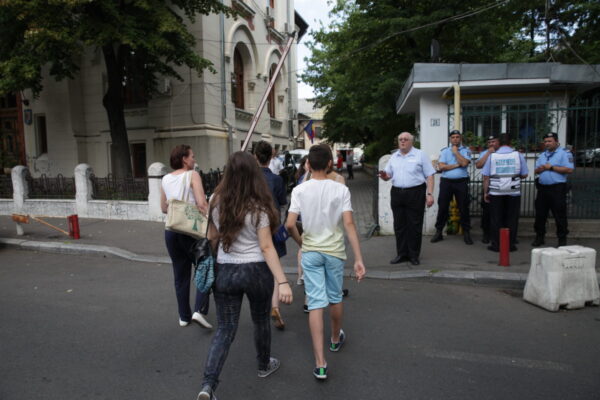 OPINIE | Jos labele de pe simularea mea! De ce îmi place că voi intra în sala de examen, începând de luni Î FOTO: Inquam Photos / Liviu Albei