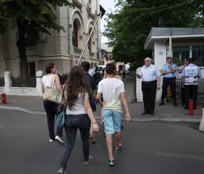 OPINIE | Jos labele de pe simularea mea! De ce îmi place că voi intra în sala de examen, începând de luni Î FOTO: Inquam Photos / Liviu Albei