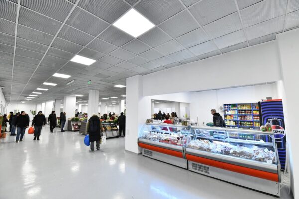 Peste 40 de spații comerciale din piețele aflate în Sectorul 6, scoase la licitație