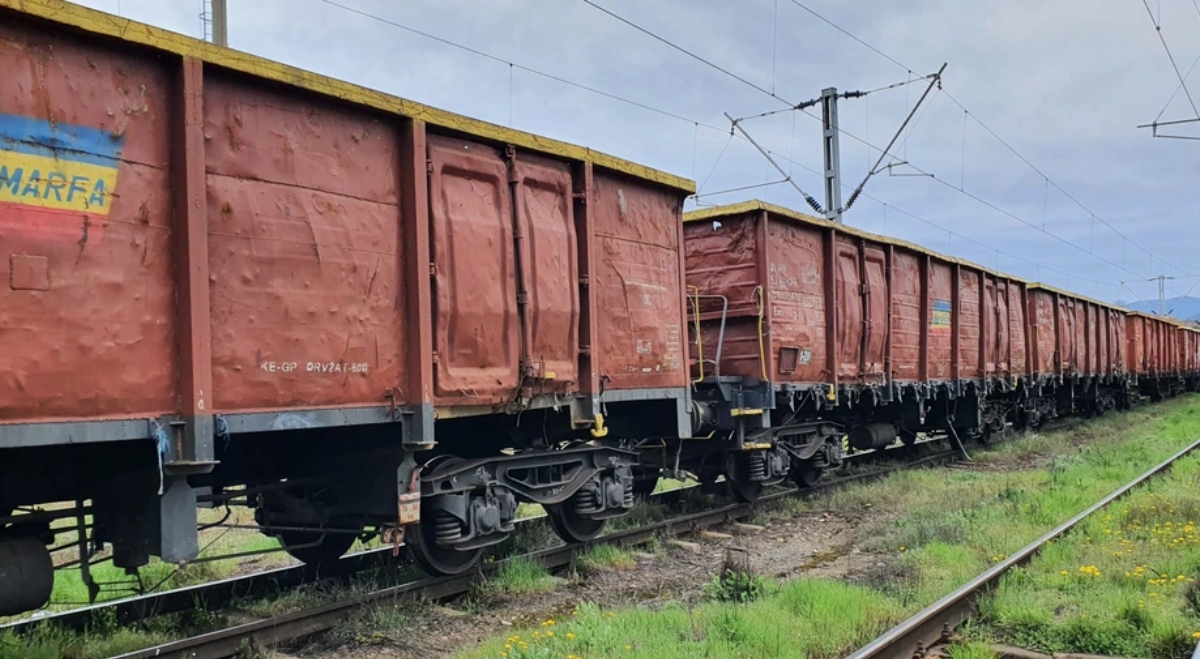 Un vagon tren de marfă