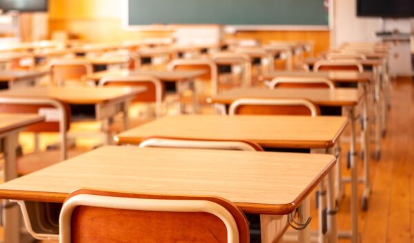 Un profesor școală Sector 4 anchetat comportament agresiv