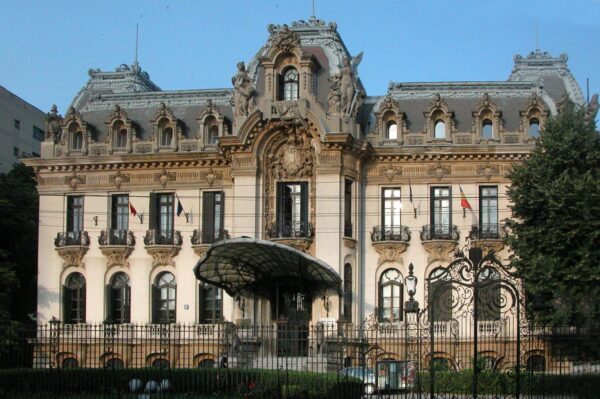 „Manuscrisele Enescu” | Jurnalistă amenințată cu dosar penal de un avocat al Ministerului Culturii după o investigație la Muzeul Enescu din Capitală