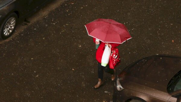 Vreme ploioasă în weekend, în București. ANM a emis o prognoză specială