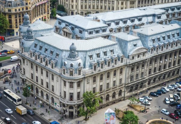 Studenții Universității din București, invitați să propună soluții pentru reciclare. Câștigătorii vor merge la Untold 2026 | FOTO: Universitatea București