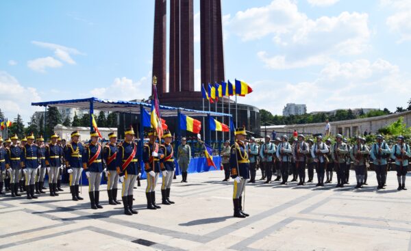 Ziua Forțelor Terestre va fi sărbătorită în Parcul Carol la finalul acestei săptămâni. Vizitatorii vor putea vedea armament și uniforme istorice | FOTO: aTM