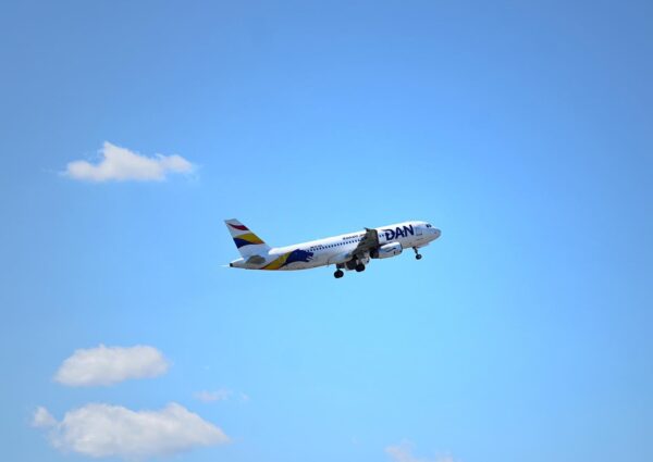 Patru zboruri noi, cu Dan Air, de la începutul lunii iulie, de pe Aeroportul „Henri Coandă”. FOTO Dan Air/ Facebook