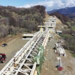 VIDEO | Noutăți de pe autostrada care va lega Bucureștiul de vestul țării. Peste 1000 de muncitori, prezenți pe șantier