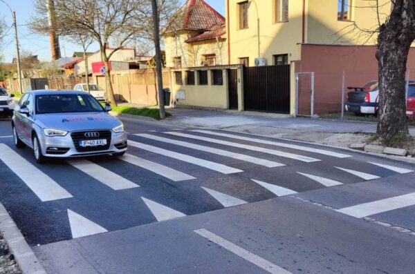 Patru treceri de pietoni supraînălțate, pe Bd. Laminorului. Urmează supraluminarea pentru 140. FOTO: PMB