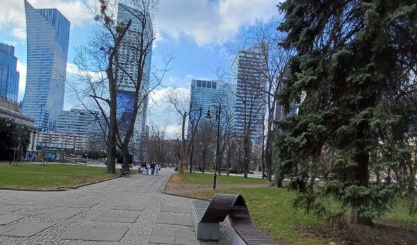 Capitala cu trotuare libere piste de biciclete Varșovia