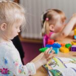 Salariile înghit bugetul de asistență socială: Cât costă, în realitate, un copil protejat în Sectorul 1