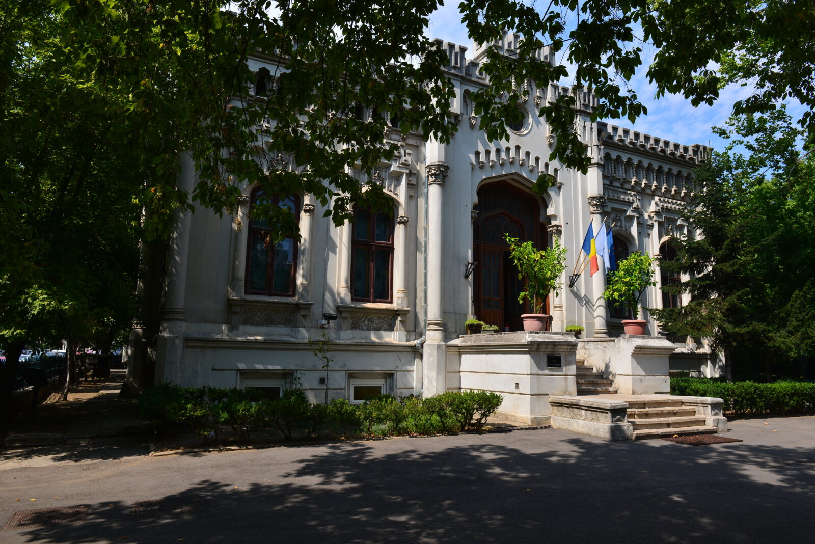Grădina Casei Universitarilor va fi reamenajată, prin concurs internaţional de soluţii. FOTO: OAR