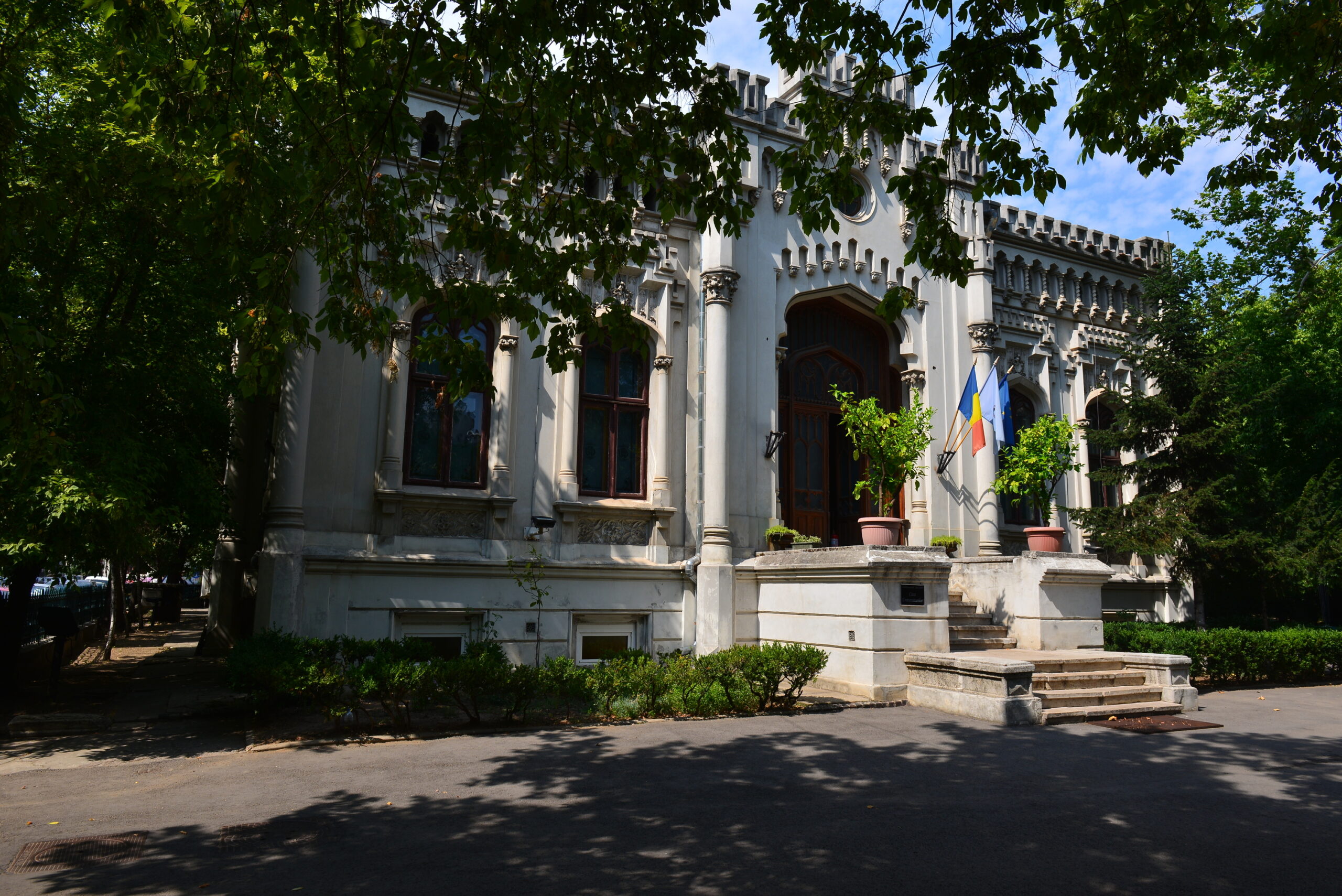 GALERIE FOTO | Grădina Casei Universitarilor va fi reamenajată prin concurs internaţional de soluţii. Planuri pentru teatru de vară și hub pentru studenți