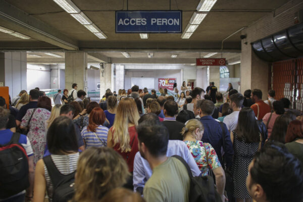 OPINIE | Metroul bucureștean mai scump într-o Europă fără combustibil, într-o Capitală cu trenuri blocate și transport public „pe datorie”