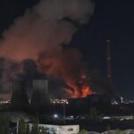Mii de blocuri din București, lăsate fără apă caldă de incendiul violent de la transformatoarele CET Vest