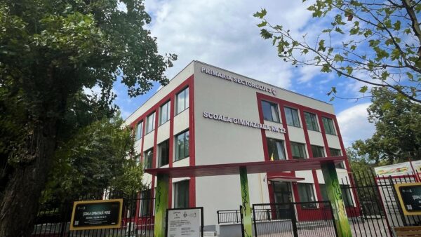 După opt modificări de deviz și un scandal mediatic, Primăria Sectorului 3 trage linie pe șantierul de la Școala Mexic. Cu cât s-a scumpit renovarea